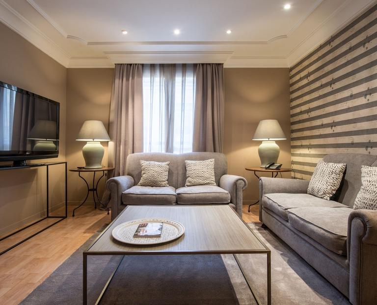 JUNIOR SUITE Vincci Lys 4* Valencia JUNIOR SUITE Vincci Lys 4* Valencia