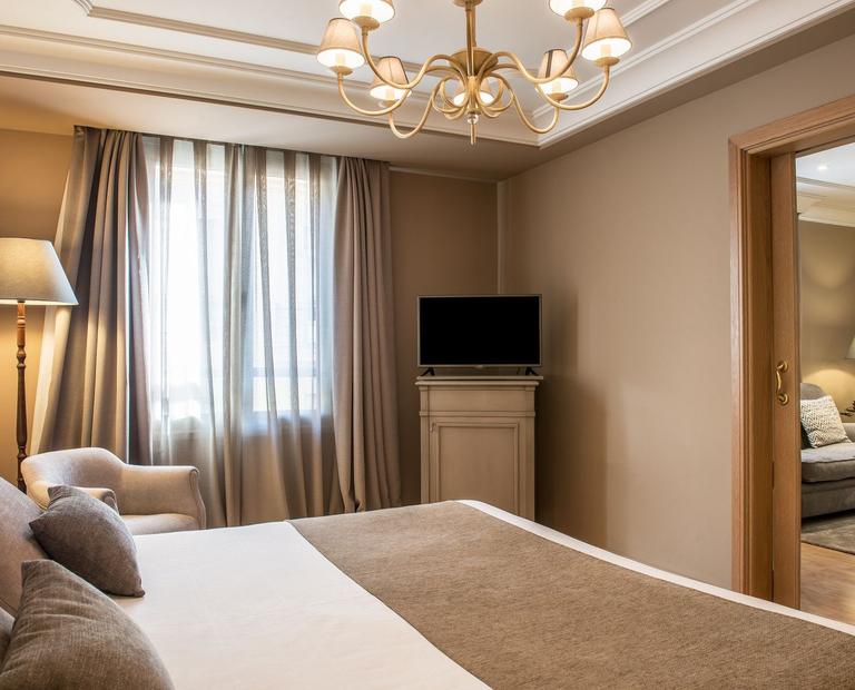 JUNIOR SUITE Vincci Lys 4* Valencia JUNIOR SUITE Vincci Lys 4* Valencia