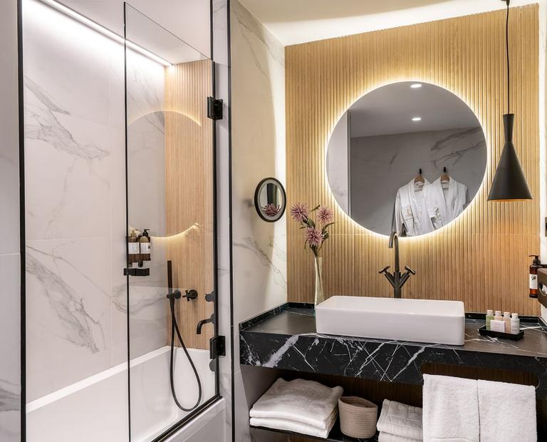 JUNIOR SUITE Vincci Lys 4* Valencia JUNIOR SUITE Vincci Lys 4* Valencia