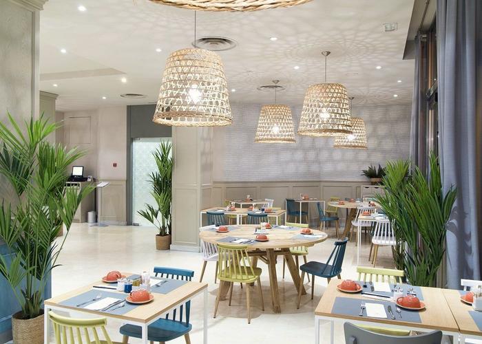 Micalet Restaurant Vincci Lys 4* Valencia Micalet Restaurant Vincci Lys 4* Valencia